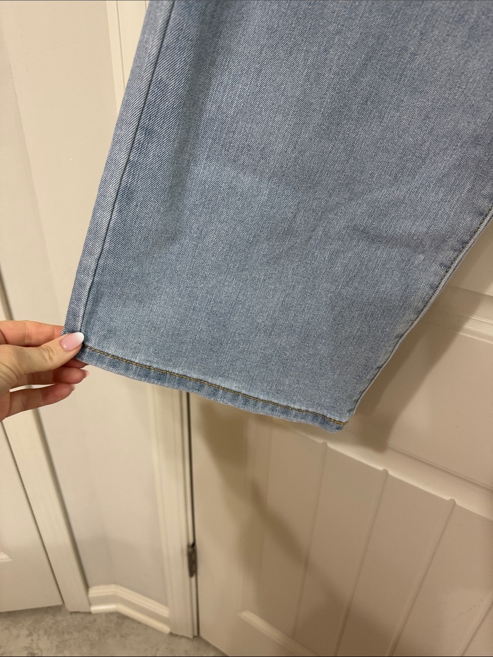 Levi Strauss Light Blue Wide-Leg Baggy Girl’s Jeans - Picture 3 of 7